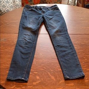 Old Navy size 4 Rockstar mid rise jeans